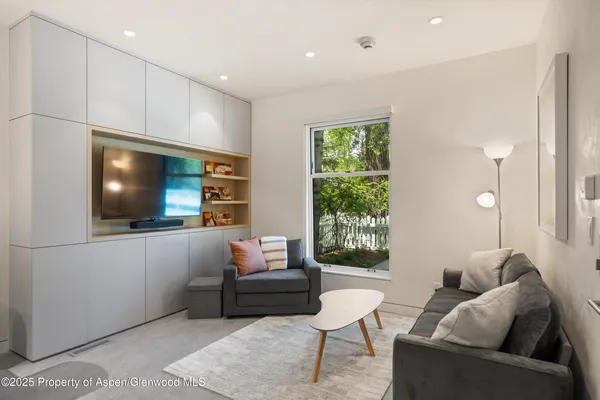 $15,900,000 | 211 West Main Street, Aspen, CO 81611