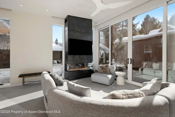 $15,900,000 | 211 West Main Street, Aspen, CO 81611