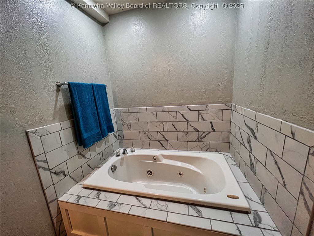 790 Narrow Branch Road Elkview, WV 25071 - Photo 18 of 39 Gallery Image 18