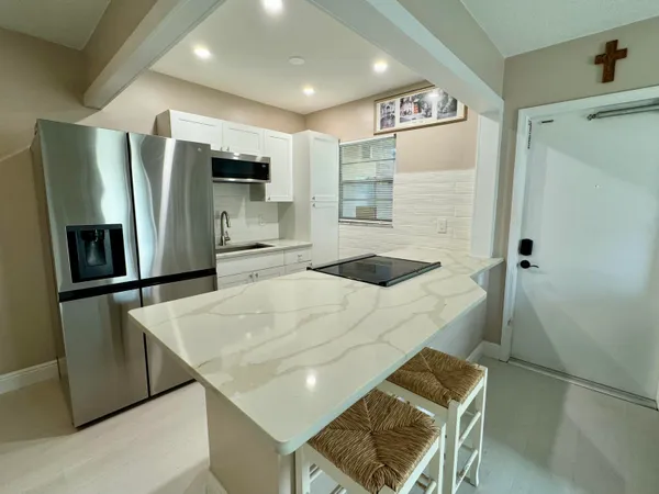 $1,697 | 30 South J Street, Lake Worth Beach, FL 33460