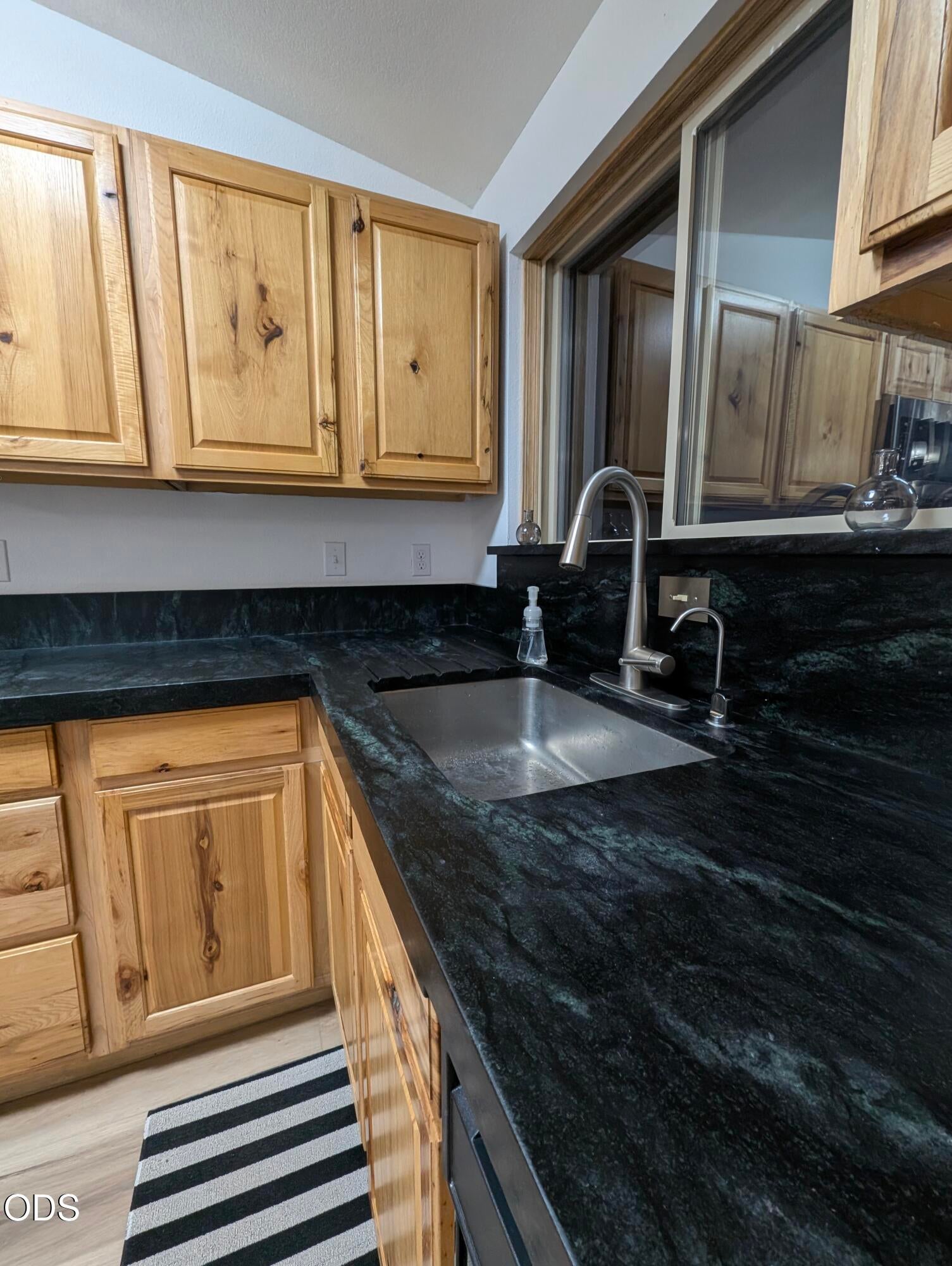 16947 Quartz Hill Road Bend, OR 97707 - Photo 6 of 21 Gallery Image 6