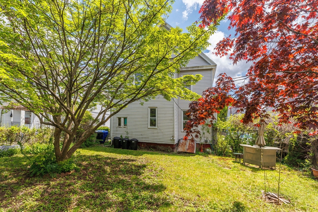 38 Phoenix Street Springfield, MA 01104 - Photo 14 of 18
