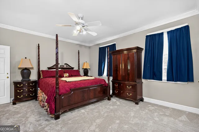 a view of entryway and hall