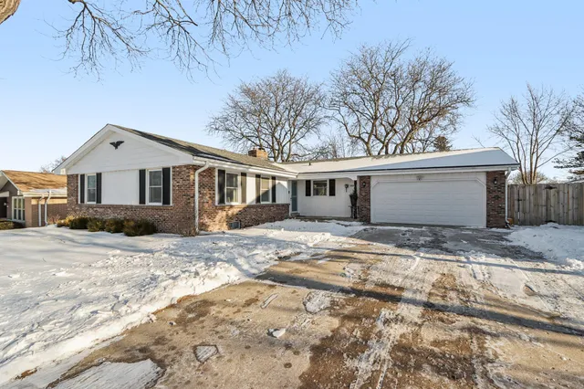 $475,000 | 3570 South Russel Road, New Berlin, WI 53151