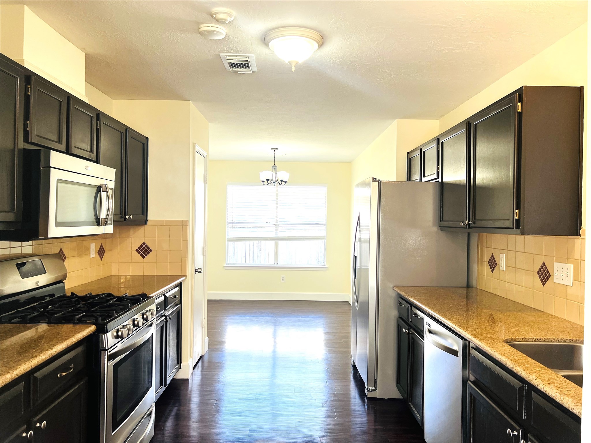 15330 Riverside Grove Drive Houston, TX 77083 - Photo 4 of 16