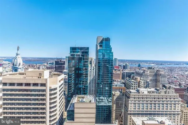 $769,999 | 50 South 16th Street, Unit 4204, Philadelphia, PA 19103