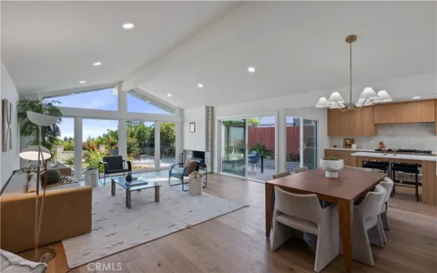 $1,899,000 | 2104 West Rockinghorse Road, Rancho Palos Verdes, CA 90275