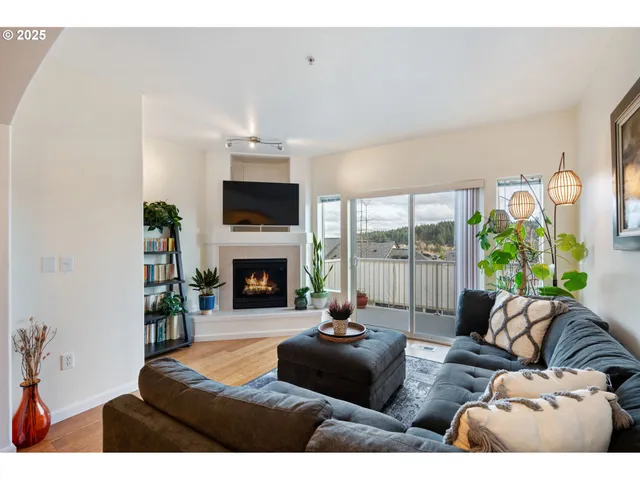 $335,000 | 15465 Southwest Sparrow Loop, Unit 102, Beaverton, OR 97007