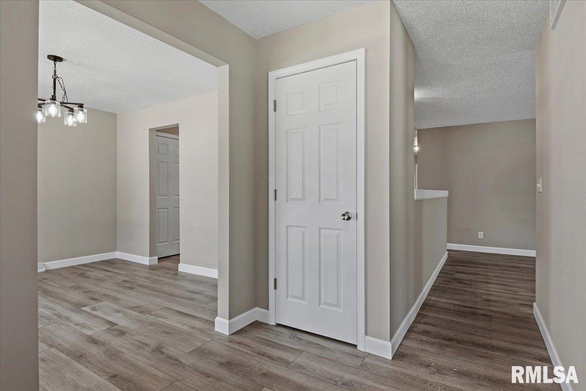 2320 Lindbergh Boulevard Springfield, IL 62704 - Photo 4 of 36