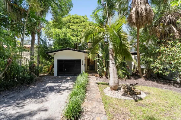 $6,500 | 5520 San Vicente Street, Coral Gables, FL 33146