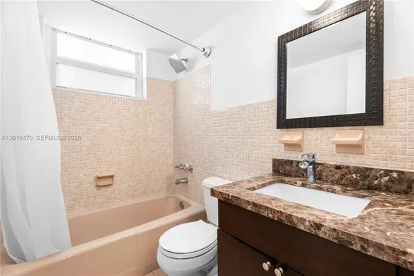 $6,500 | 5520 San Vicente Street, Coral Gables, FL 33146
