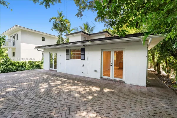 $6,500 | 5520 San Vicente Street, Coral Gables, FL 33146
