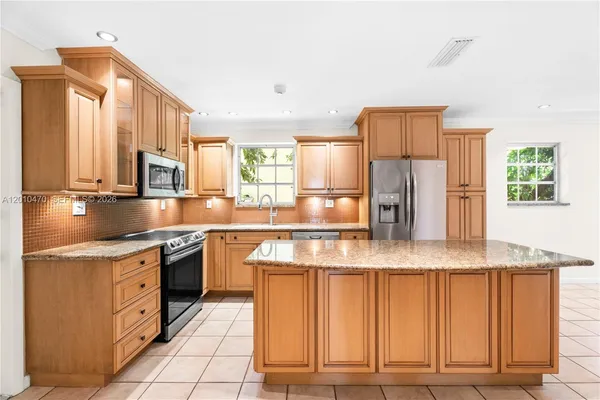 $6,500 | 5520 San Vicente Street, Coral Gables, FL 33146