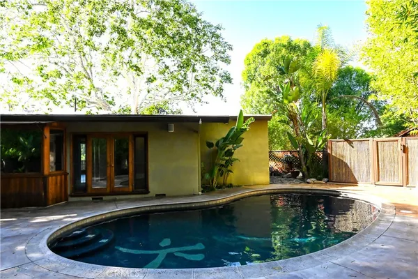 $1,499,000 | 15511 Woodcrest Drive, Sherman Oaks, CA 91403