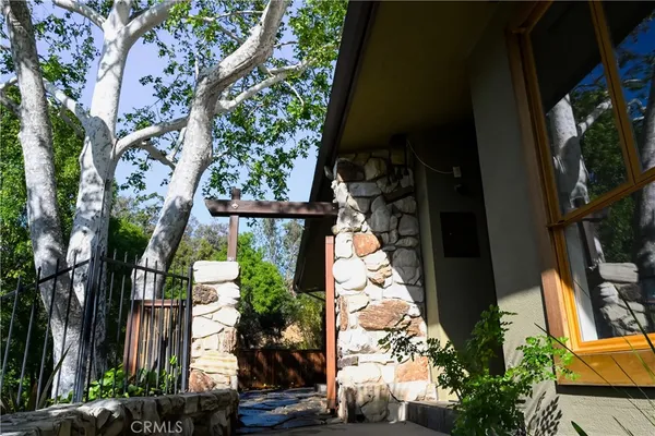 $1,499,000 | 15511 Woodcrest Drive, Sherman Oaks, CA 91403