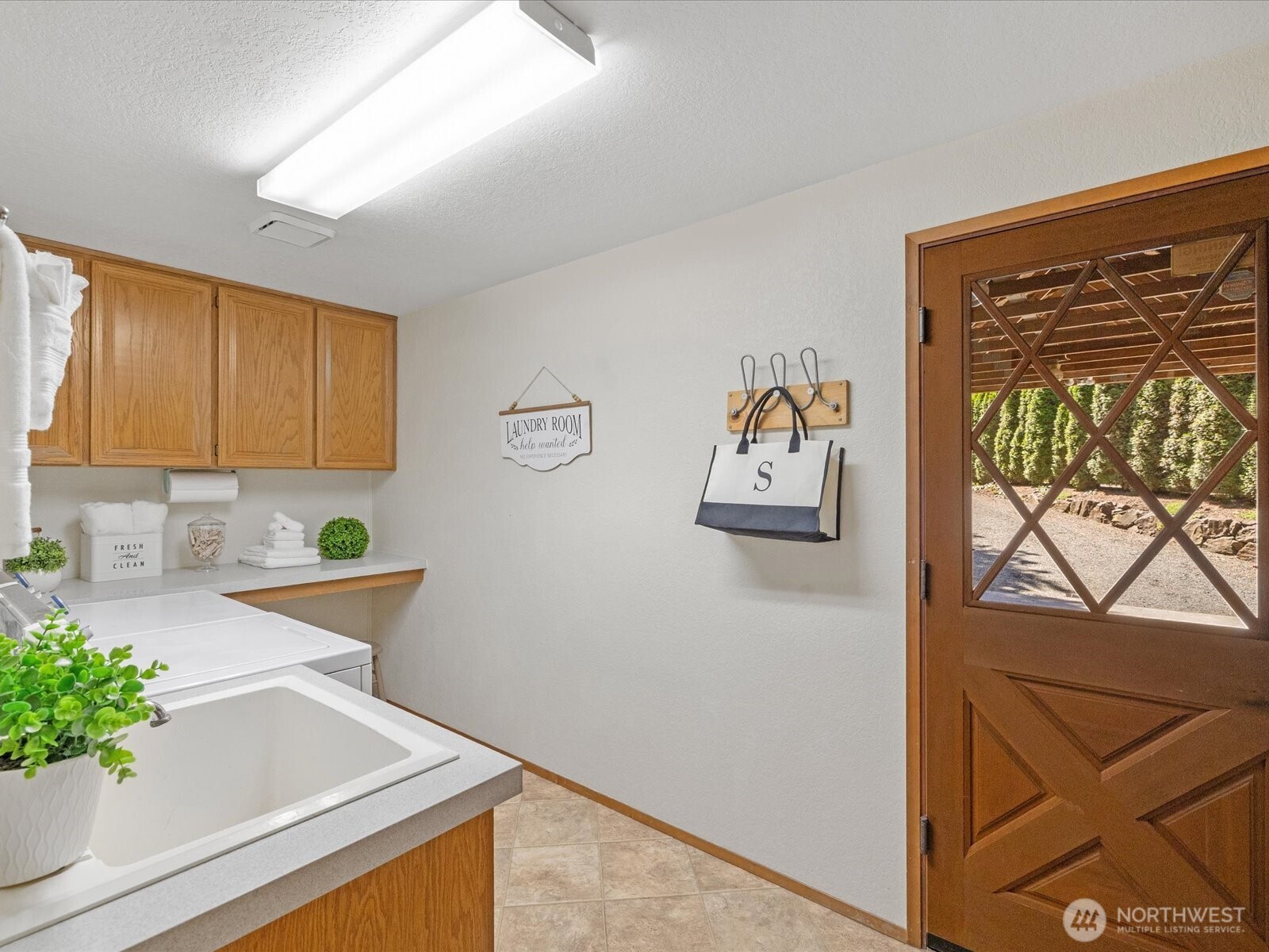 17116 Gravenstein Road Bothell, WA 98012 - Photo 7 of 29