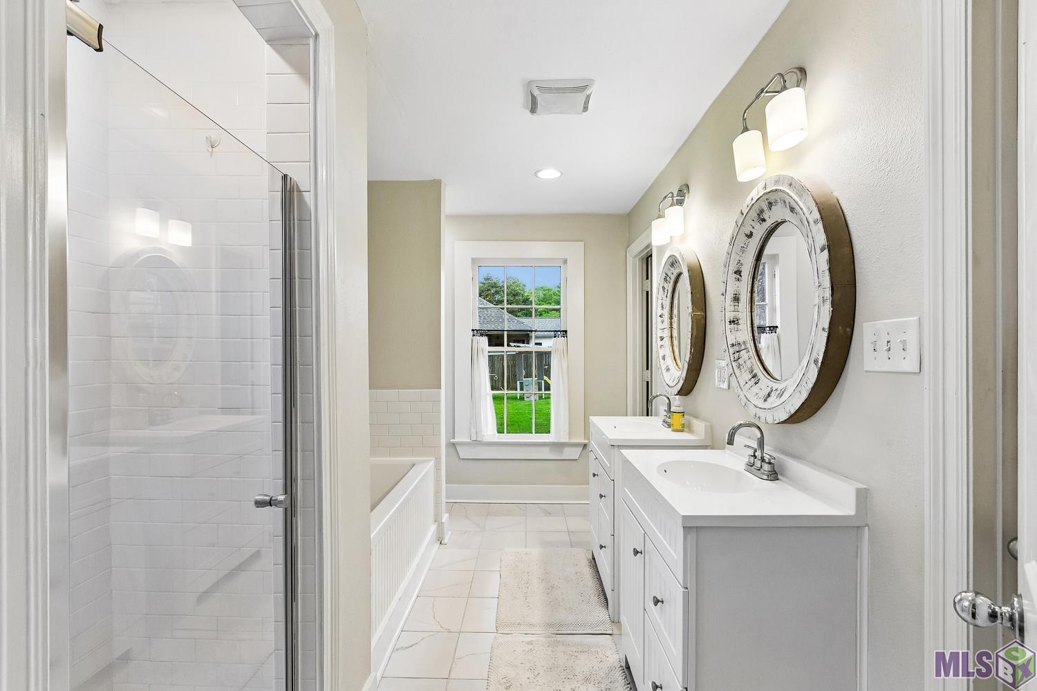 1813 Lee Drive Baton Rouge, LA 70808 - Photo 13 of 23 En Suite Bathroom