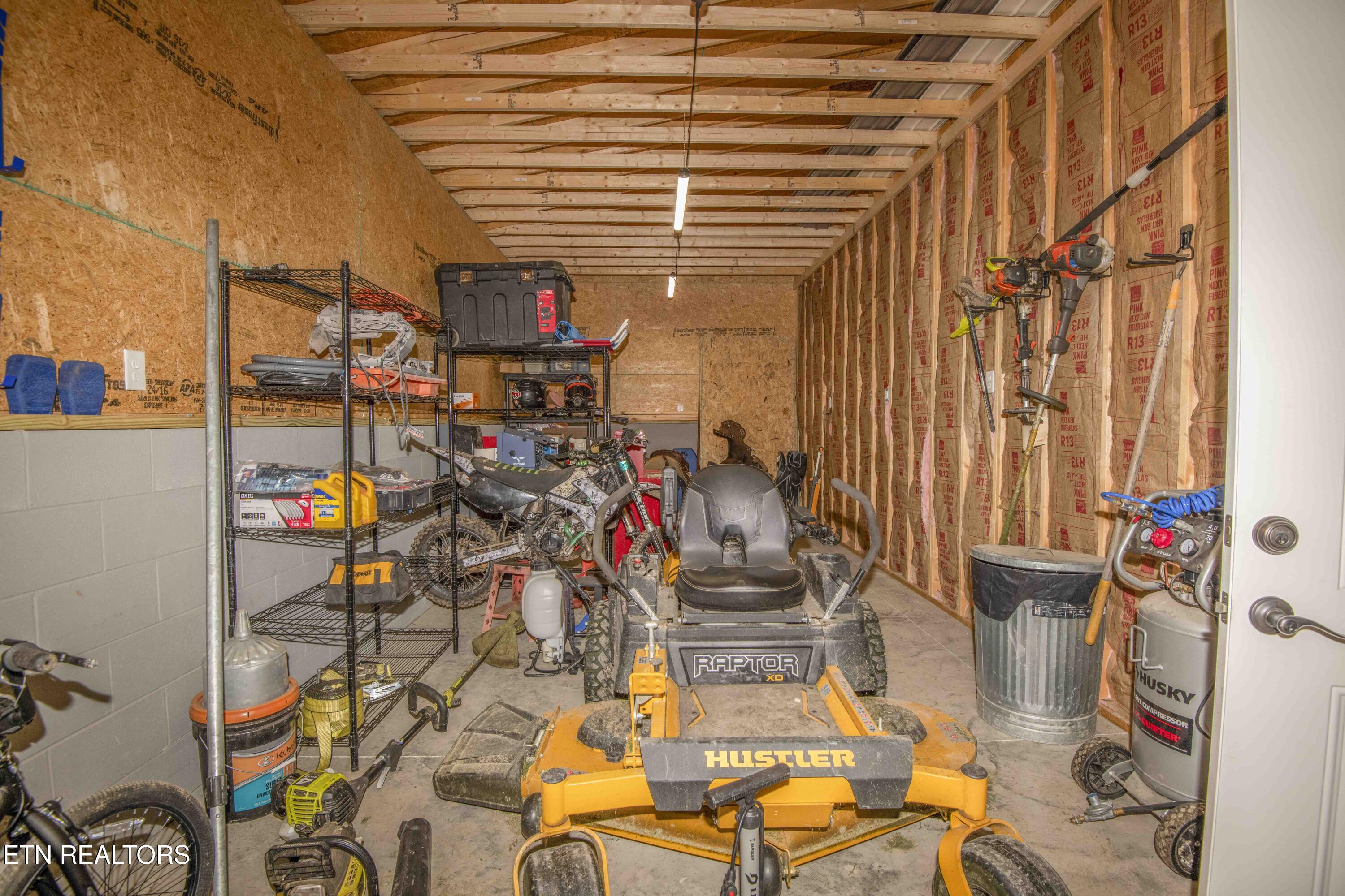 1246 Laurel Bluff Road Kingston, TN 37763 - Photo 23 of 60 garage