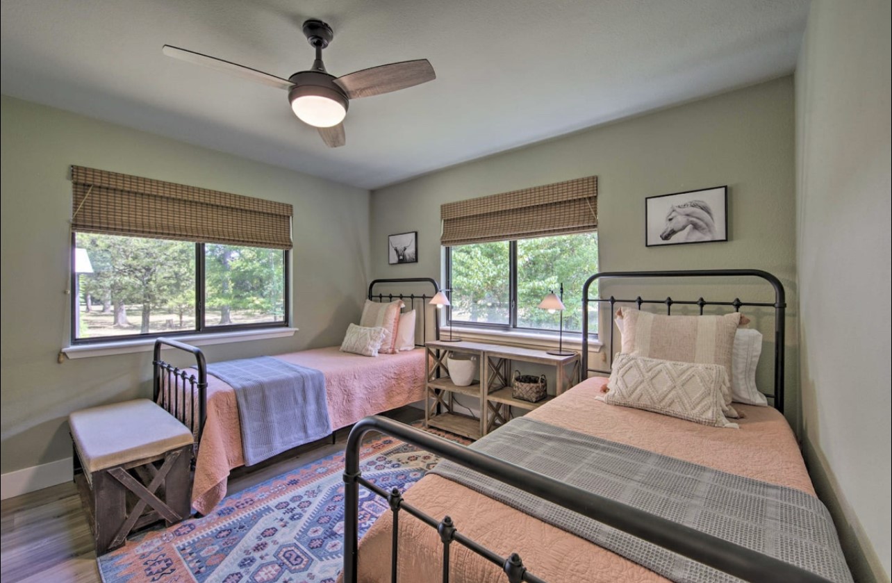 10630 River Ranch Road Kemp, TX 75143 - Photo 20 of 36 a bedroom with a bed and a window
