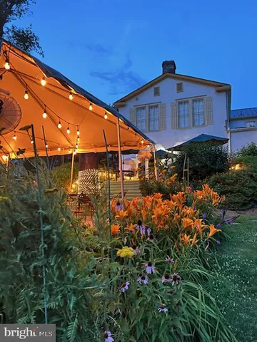a view of a pathway of a house