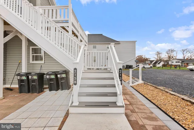 $1,000 | 215 Piccadilly Street, Unit B, Edinburg, VA 22824