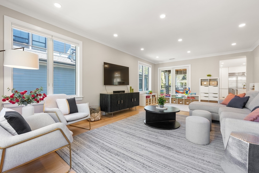 80 Verndale Street, Unit 80 Brookline, MA 02446 - Photo 4 of 28