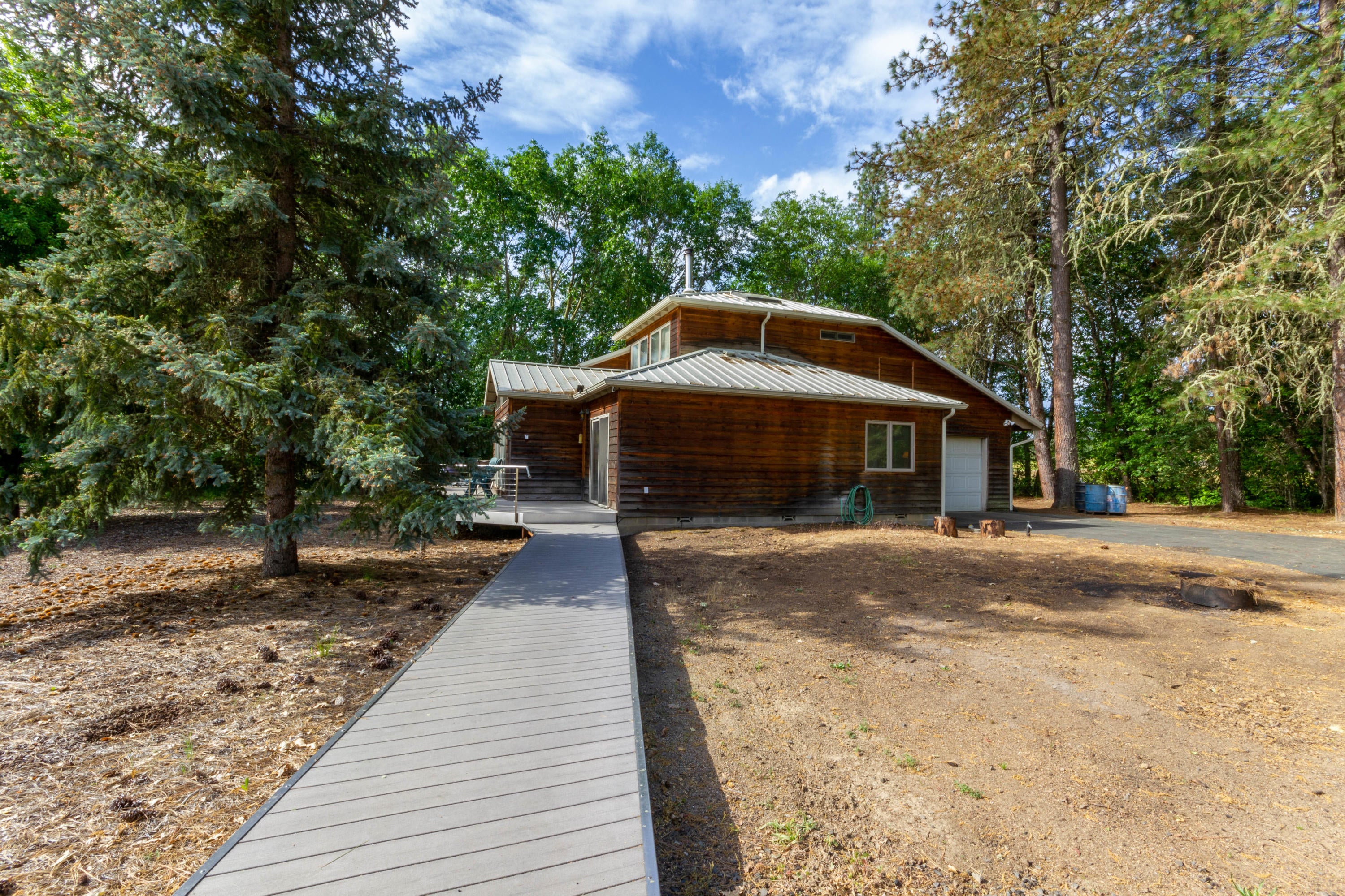 6166 Beagle Road White City, OR 97503 - Photo 16 of 47 trex walkway to front door
