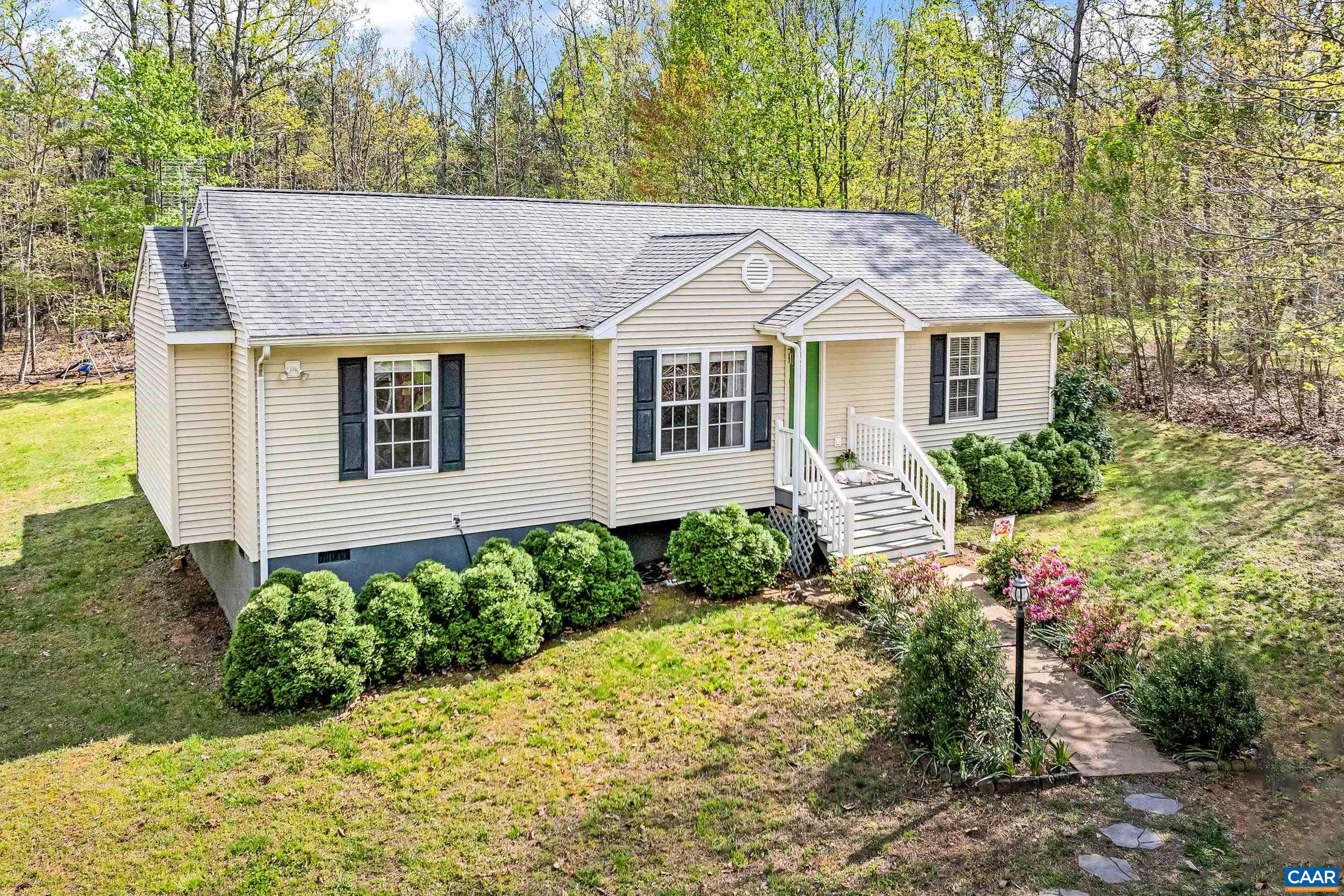 322 Hummingbird Road Scottsville, VA 24590 - Photo 1 of 43 Gallery Image 1