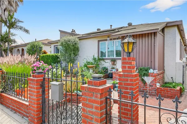 $750,000 | 1442 West G Street, Wilmington, CA 90744