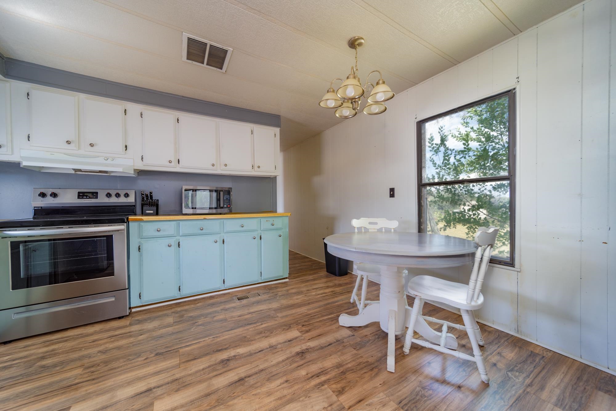 1047 Old Highway Mack, CO 81525 - Photo 4 of 16 a view of kitchen with breakfast area