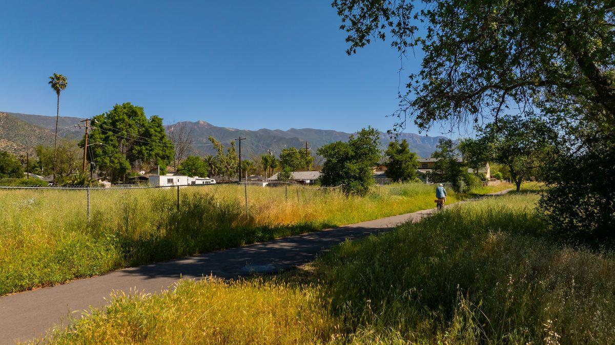 401 South Fulton Street Ojai, CA 93023 - Photo 28 of 30 a view of lake
