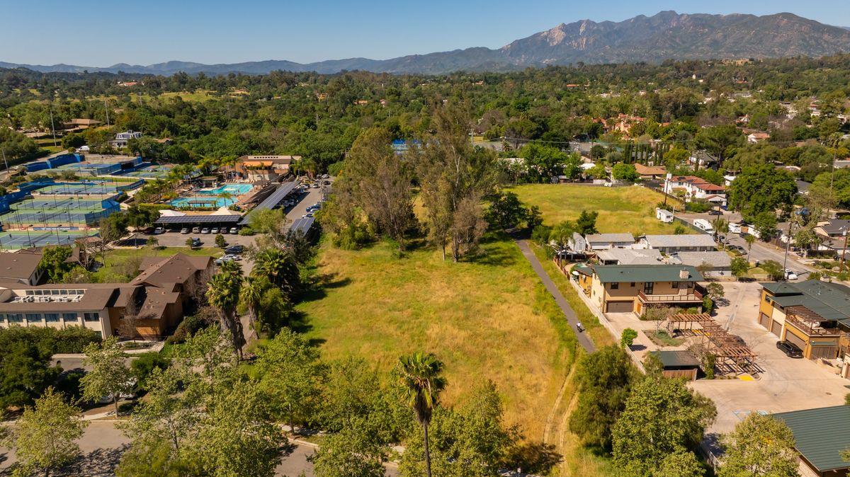 401 South Fulton Street Ojai, CA 93023 - Photo 4 of 30 a view of a city
