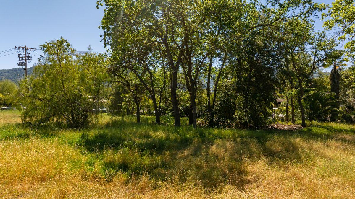 401 South Fulton Street Ojai, CA 93023 - Photo 7 of 30 a view of lake background with house