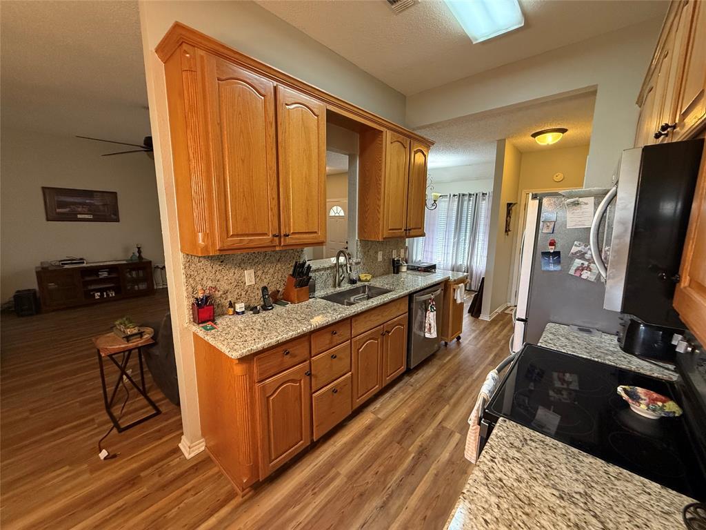 809 Martin Street Bonham, TX 75418 - Photo 7 of 22