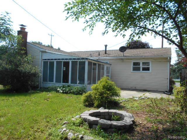 21814 Wick Road Taylor, MI 48180 - Photo 3 of 28 261-929760 back (1).jpg