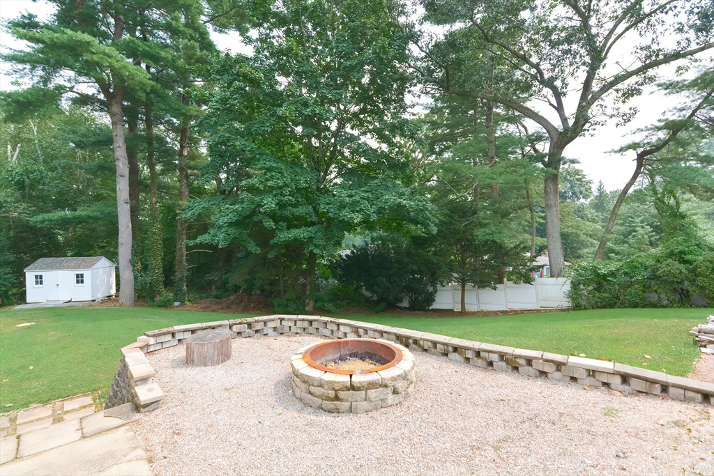 9 Kingsbury Road Norfolk, MA 02056 - Photo 33 of 37 Gallery Image 33