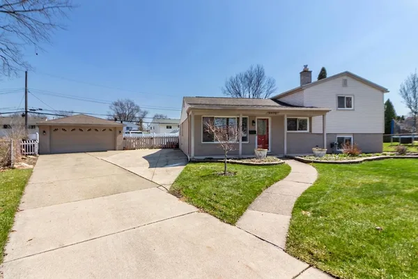 $275,000 | 33112 Lynx Road, Westland, MI 48185