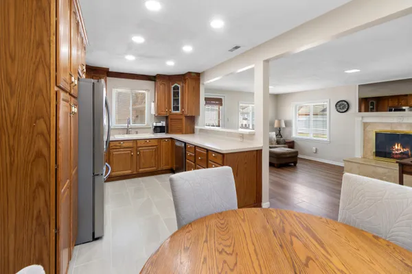 $275,000 | 33112 Lynx Road, Westland, MI 48185