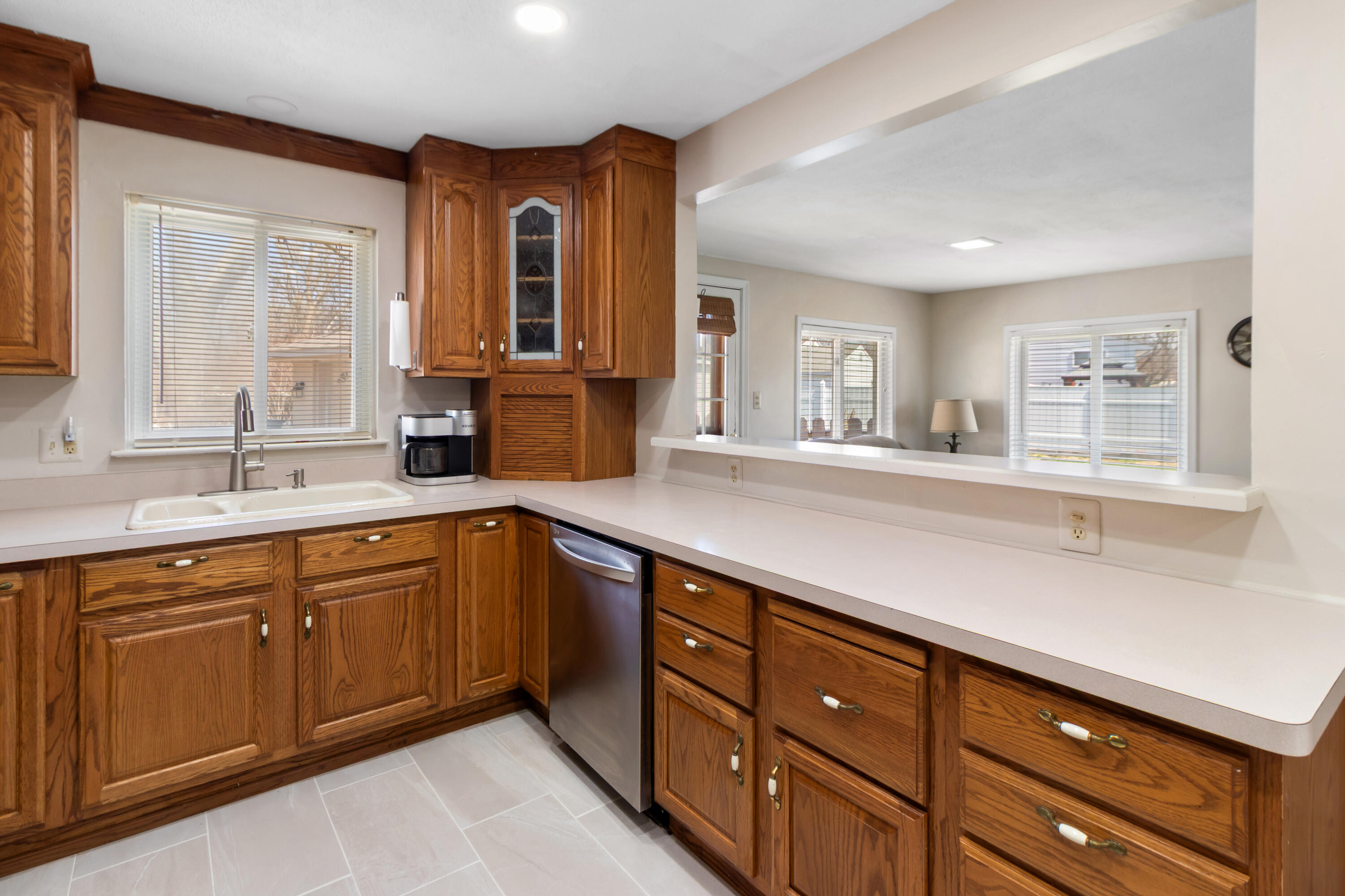 33112 Lynx Road Westland, MI 48185 - Photo 9 of 40 17-MG_7242