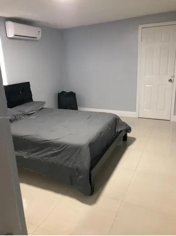 $1,400 | 411 West 31st Place, Unit 2, Hialeah, FL 33012
