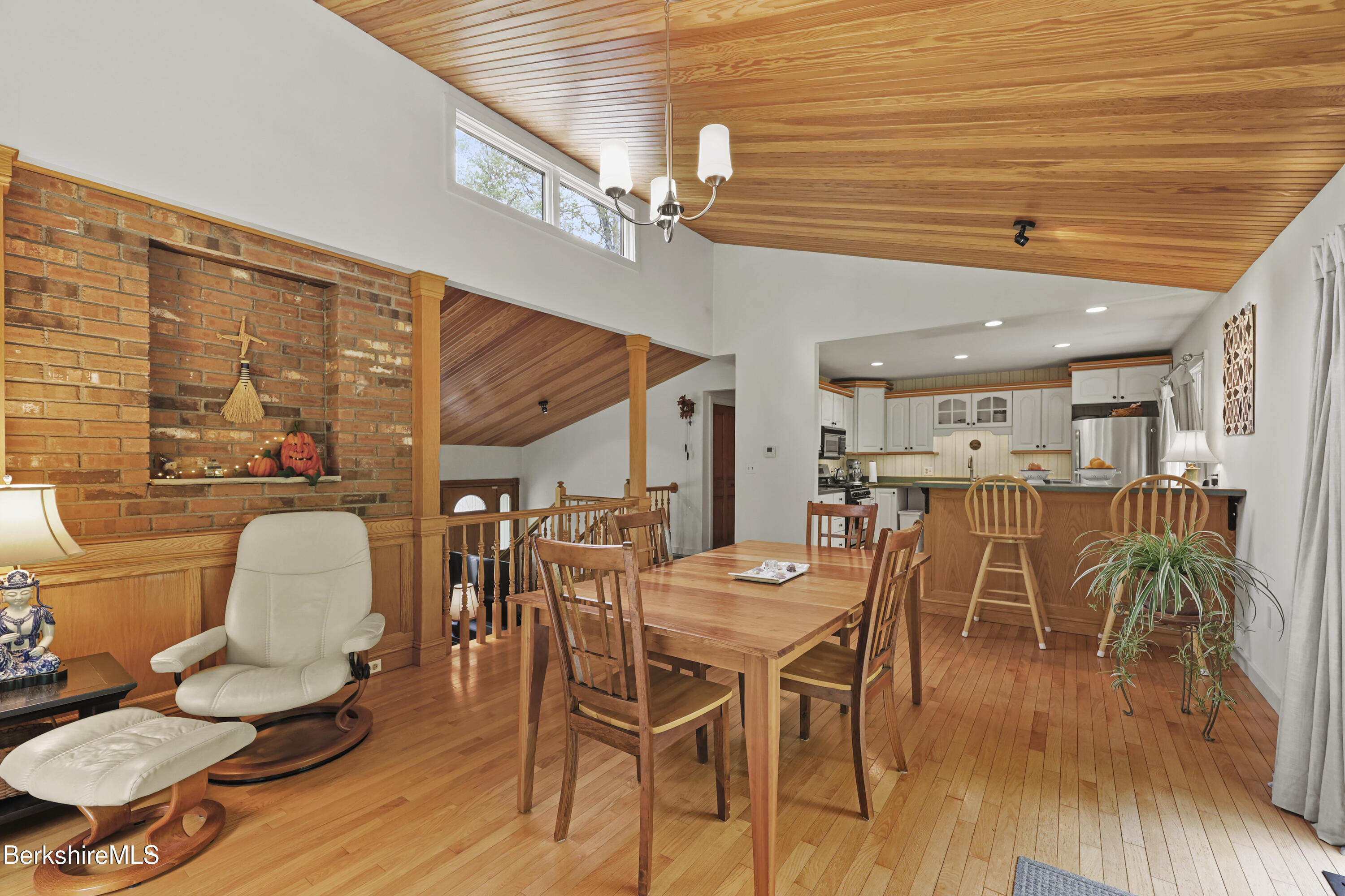 1862 Home Road Sheffield, MA 01230 - Photo 10 of 30 85 Second Floor Dining Room