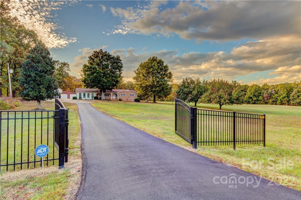 1405 Foster Road Cherryville, NC 28021 - Photo 1 of 38 Gallery Image 1