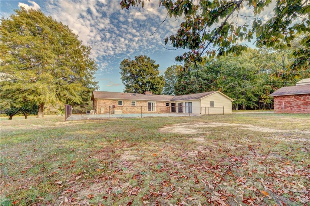 1405 Foster Road Cherryville, NC 28021 - Photo 28 of 38 Gallery Image 28