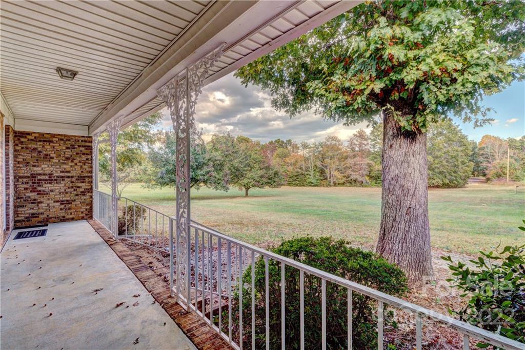 1405 Foster Road Cherryville, NC 28021 - Photo 4 of 38 Gallery Image 4