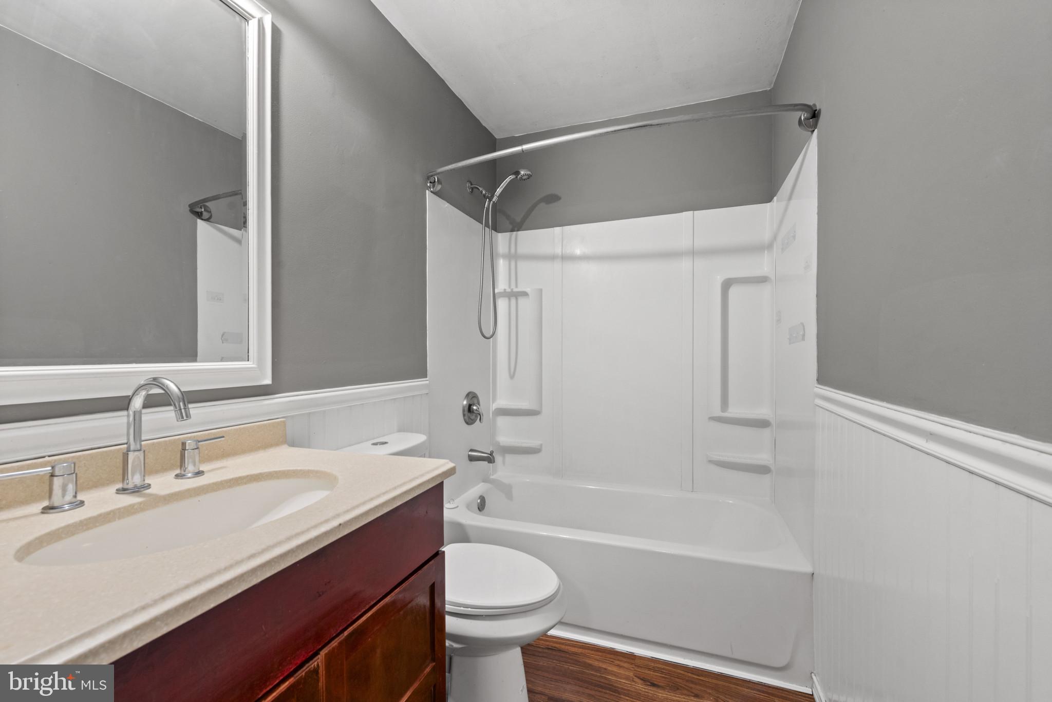 9652 Baron Place, Unit 9652 Baltimore, MD 21237 - Photo 24 of 32 Full Bathroom