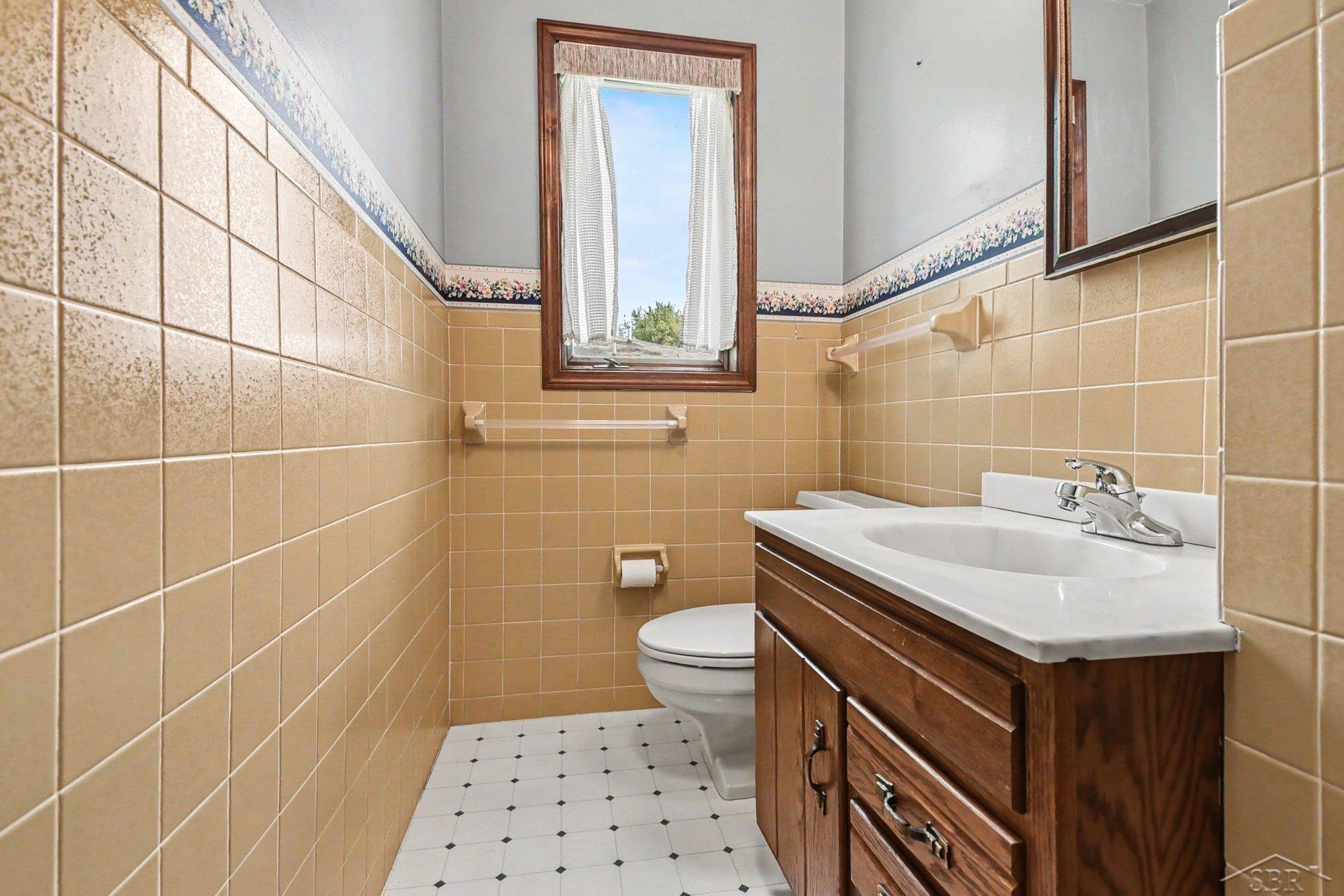 381 South Linwood Beach Road Linwood, MI 48634 - Photo 12 of 37