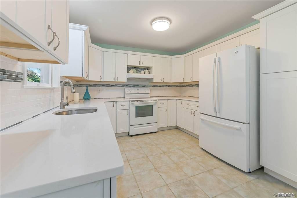 43 Shinnecock Road Hampton Bays, NY 11946 - Photo 1 of 1