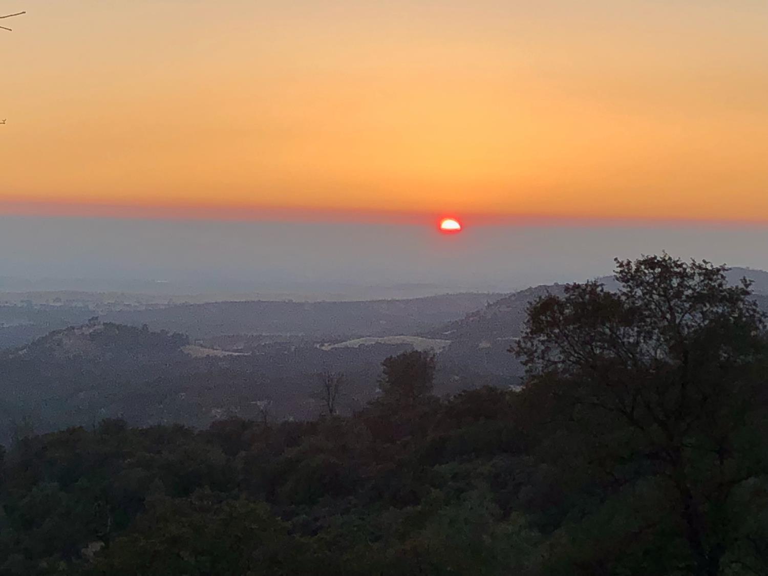 14210 Perimeter Road Grass Valley, CA 95949 - Photo 4 of 33 a view of sunset