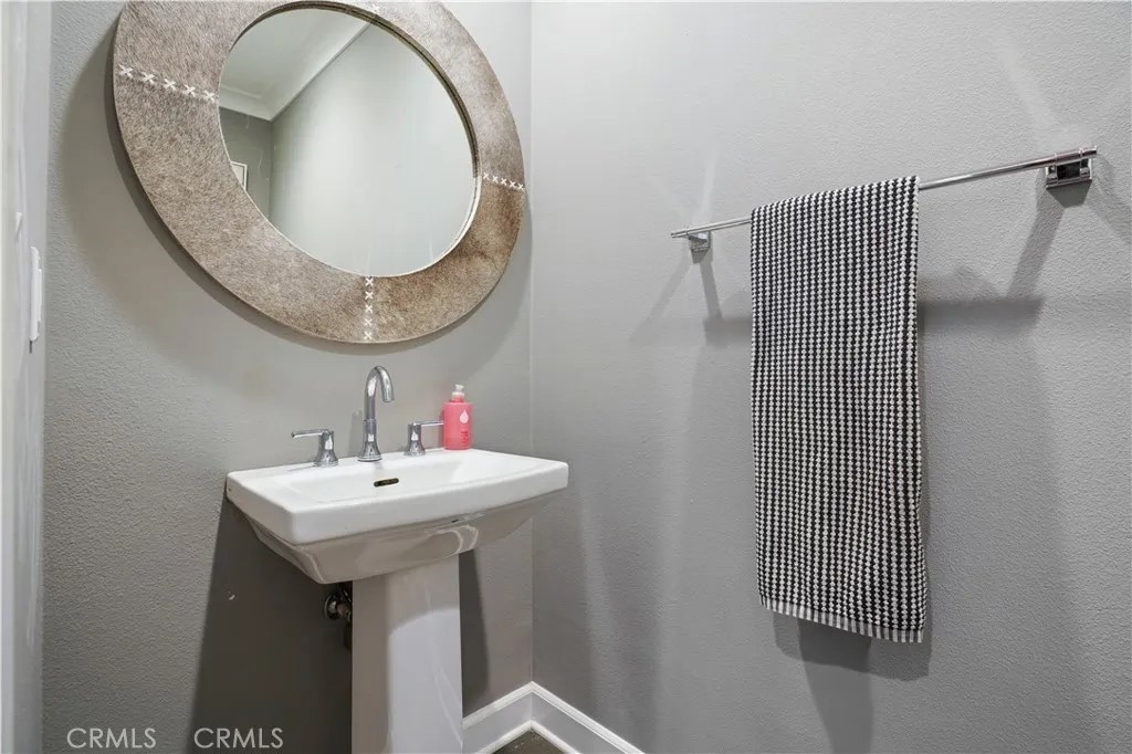 820 East Santa Ana Street Anaheim, CA 92805 - Photo 5 of 29