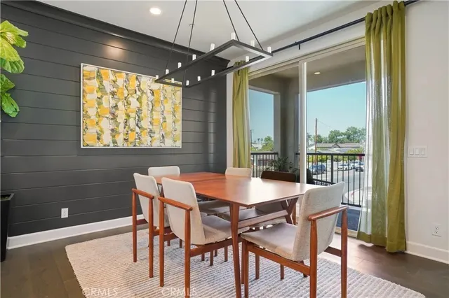 $949,999 | 820 East Santa Ana Street, Anaheim, CA 92805